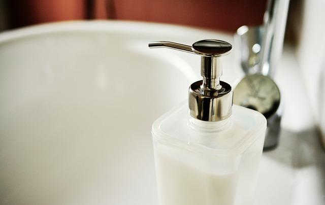 Top Natural Cleaning Products You ‍Can Easily Make at Home